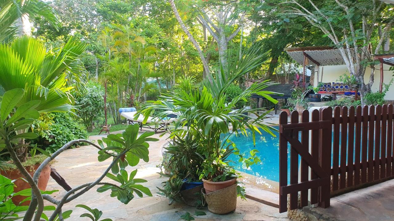 Mami Wata House Panzió Kwale Kültér fotó